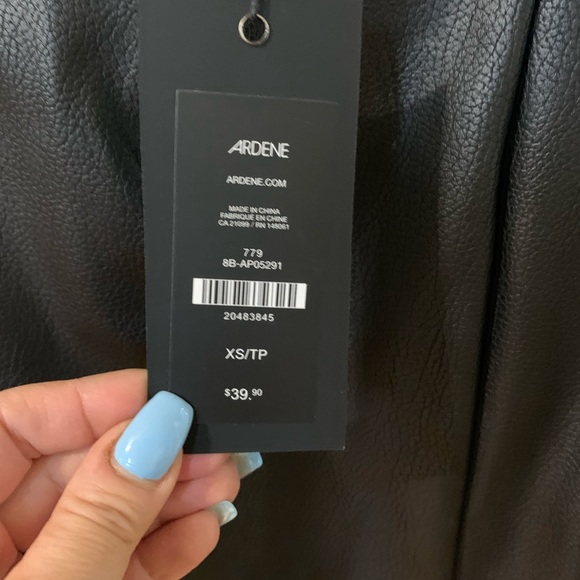 Kendal and Kylie skirt - Picture 3 of 3